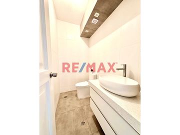 ¡Vive en la Exclusiva Urb. Hortensias de California! 🌟

Vende hermoso dúplex de 151 m² en un condominio cerrado y vigilado 24/7 con cámaras de segur
