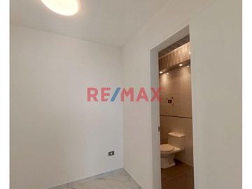 ¡Vive en la Exclusiva Urb. Hortensias de California! 🌟

Vende hermoso dúplex de 151 m² en un condominio cerrado y vigilado 24/7 con cámaras de segur