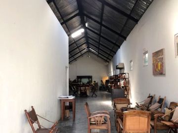 Gudang dan Kantor Strategis di Tepi Ring Road Utara