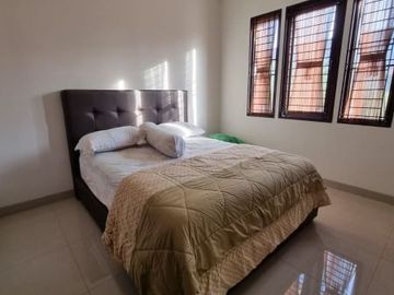 DIJUAL RUMAH BAGUS FULL FURNISH SIAP HUNI DI THE MOZIA BSD