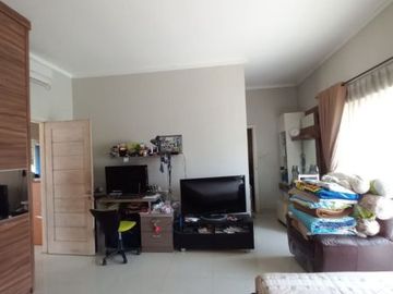 Rumah Cantik Semi Furnished Posisi Hook di Kebayoran Bintaro 6889
