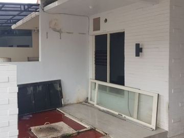 Rumah 1,5 Lantai Siap Huni Taman Pondok Indah Wiyung