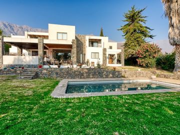 Excelente precio! Amplia y hermosa casa, condominio Arboretum, Peñalolén