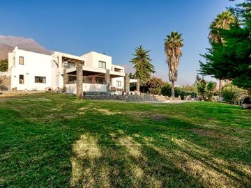 Excelente precio! Amplia y hermosa casa, condominio Arboretum, Peñalolén