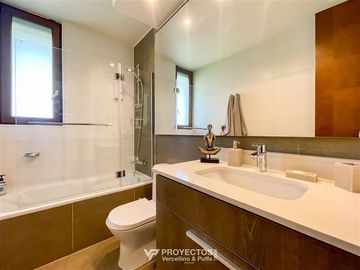 Departamento en Venta en Av. El Tranque, Jardin de la Dehesa, Lo Barnechea