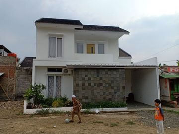 Rumah Asri dan Nyaman di Cihanjuang Cimahi Dekat Pemkot Cimahi Diskon Hanya Bulan ini Sampe 25 Juta. .