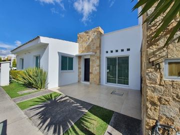 CASA DE 1 PISO “EL DESEO RESIDENCIAL” LOMAS DE ANGELÓPOLIS 2