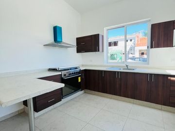 CASA DE 1 PISO “EL DESEO RESIDENCIAL” LOMAS DE ANGELÓPOLIS 2