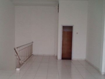 Ruko Baru Strategis di jalan Kabupaten