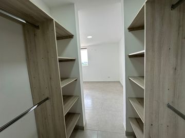 apartamento en venta en urbanización la flora. Cod V4919