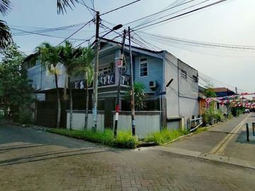Rumah Hook 2 Lantai Kebraon Dekat Gunungsari Wiyung Luas Tanah 110m2