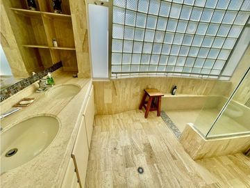 SE VENDE APARTAMENTO EN CASTILLOGRANDE