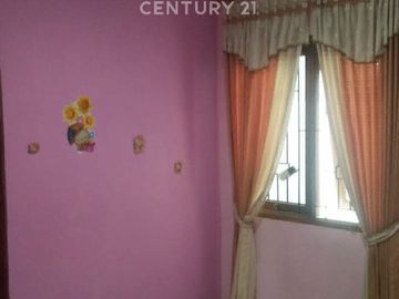 Disewakan Rumah Bagus Di Cluster Aralia, Rumah Siap Huni.