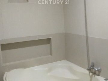 Disewakan Rumah Bagus Di Cluster Aralia, Rumah Siap Huni.