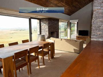Sólida Casa En El Peñón Del Lolog, San Martín De Los Andes, Patagonia Argentina