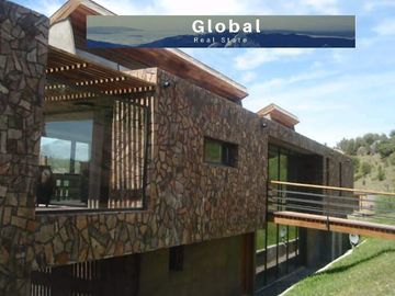 Sólida Casa En El Peñón Del Lolog, San Martín De Los Andes, Patagonia Argentina