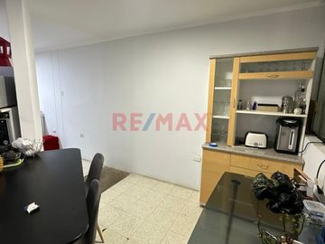 🏡 **¡Oportunidad Única en Chiclayo!** 🌟

Descubre tu futuro hogar en **Santo Domingo URB LAS BRISAS . Esta casa urbana es perfecta para familias o i