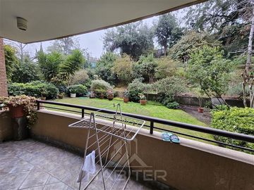 Departamento con Jardin en venta en Vitacura