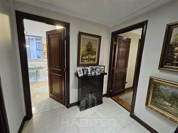 Departamento con Jardin en venta en Vitacura