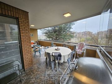 Departamento con Jardin en venta en Vitacura
