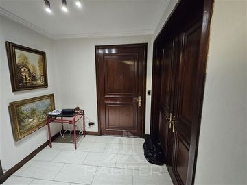 Departamento con Jardin en venta en Vitacura