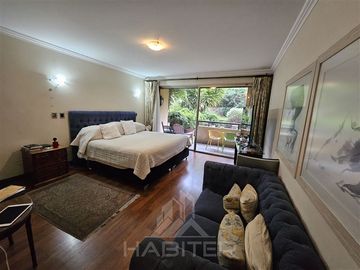 Departamento con Jardin en venta en Vitacura