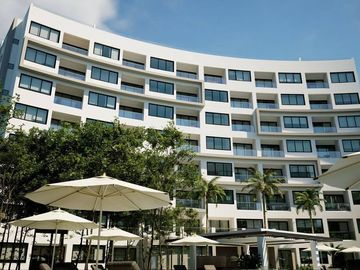 Apartamento  con lock off, terraza, bodega y cuarto de lavado,  con vista al bos