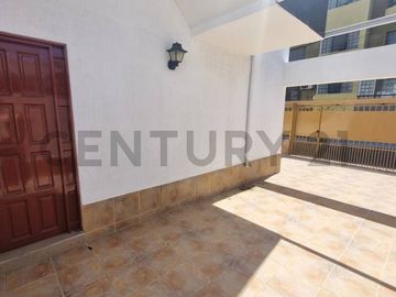 SE VENDE HERMOSA CASA EN SECTOR PLAYA BLANCA