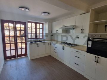 SE VENDE HERMOSA CASA EN SECTOR PLAYA BLANCA
