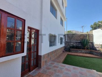SE VENDE HERMOSA CASA EN SECTOR PLAYA BLANCA