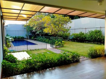 Disewakan Town House Mewah di Cilandak dengan Kolam Renang dan Taman Tipe 4 Br & Unfurnished HSE-A0399