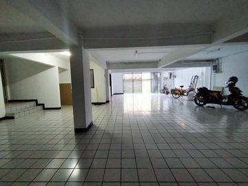 Disewakan Town House Mewah di Cilandak dengan Kolam Renang dan Taman Tipe 4 Br & Unfurnished HSE-A0399