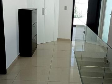 Casa en Venta en EL MIRADOR, Roof Garden, Doble Altura, Terreno 271 m2