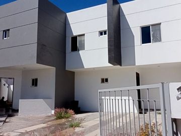 Casa en Venta en EL MIRADOR, Roof Garden, Doble Altura, Terreno 271 m2