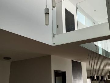 Casa en Venta en EL MIRADOR, Roof Garden, Doble Altura, Terreno 271 m2