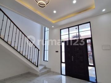 Rumah Baru di Area Cinere Dekat MRT Lebak Bulus, Jakarta Selatan