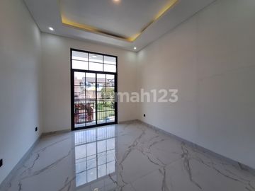 Rumah Baru di Area Cinere Dekat MRT Lebak Bulus, Jakarta Selatan
