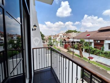 Rumah Baru di Area Cinere Dekat MRT Lebak Bulus, Jakarta Selatan