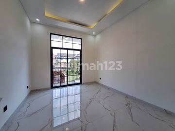 Rumah Baru di Area Cinere Dekat MRT Lebak Bulus, Jakarta Selatan