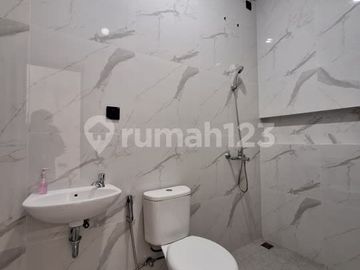 Rumah Baru di Area Cinere Dekat MRT Lebak Bulus, Jakarta Selatan