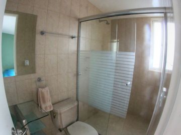 Rento Hermosa Residencia  en Condado de Sayavedra