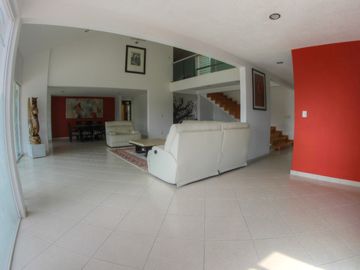 Rento Hermosa Residencia  en Condado de Sayavedra