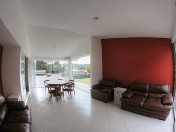 Rento Hermosa Residencia  en Condado de Sayavedra
