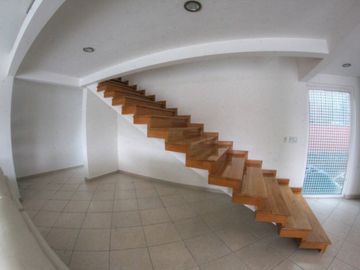 Rento Hermosa Residencia  en Condado de Sayavedra