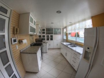 Rento Hermosa Residencia  en Condado de Sayavedra