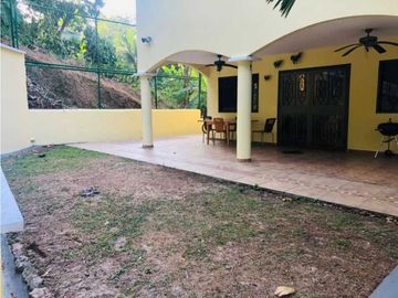 ALQUILER CASA DE DOS NIVELES EN ANCON