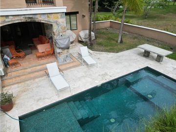 Apartamento en Buenaventura con piscina