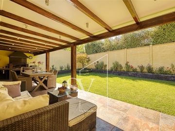 Casa en arriendo de 4 dorm. en Lo Barnechea