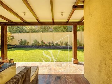 Casa en arriendo de 4 dorm. en Lo Barnechea