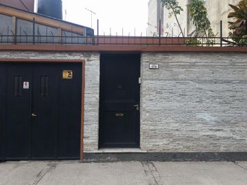 Casa lote propio den Mataderos